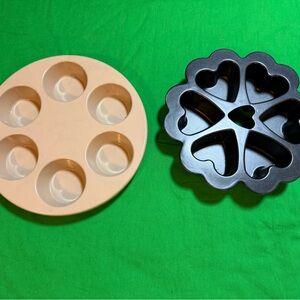 vintage Anchor Hocking MicroWare 6-cup round muffin pan, vintage heart